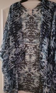 BCBG Generation Kimono